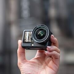 Osmo Action 6 Standard Combo | 1/1.1 ''Kare Sensör, f/2.0–f/4.0 Değişken Diyaframı, Rocksteady 3.0, Soğuğa Dayanıklı, 4 Saat Pil, 50GB Depolama