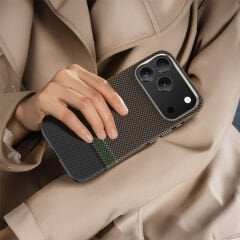 Apple iPhone 17 Pro Max Kılıf M-safe Şarj Özellikli Karbon Fiber Tasarımlı Benks Prestige ArmorPro Kevlar Kılıf