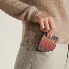 Galaxy Z Flip 7 Kılıf M-safe Şarj Özellikli Aramid Karbon Fiber Pitaka Tactile Woven Sunset-Moonrise Serisi Kapak